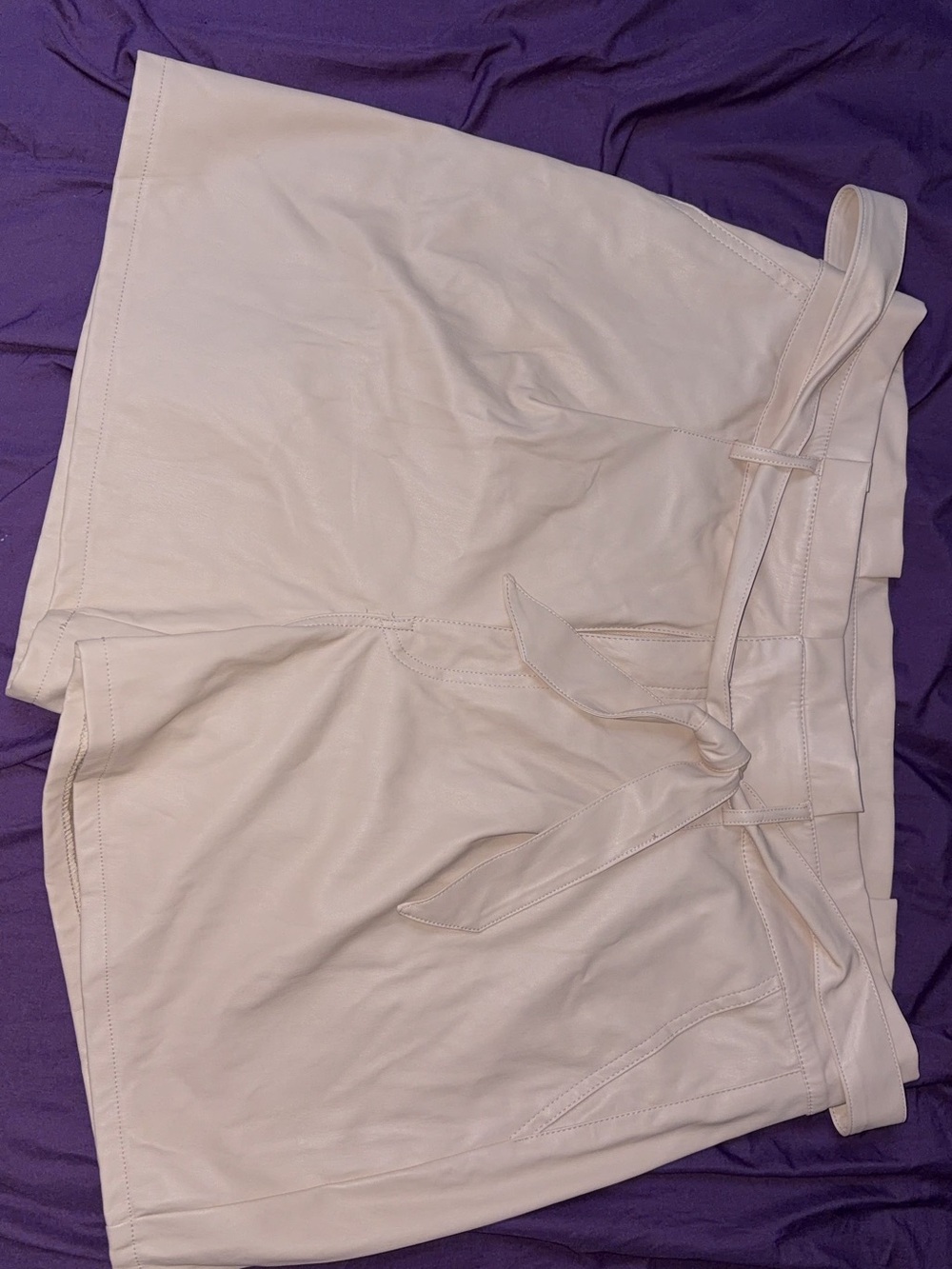 sofia by sofia vergara High-Waist Tie Belt Shorts in Light Cream